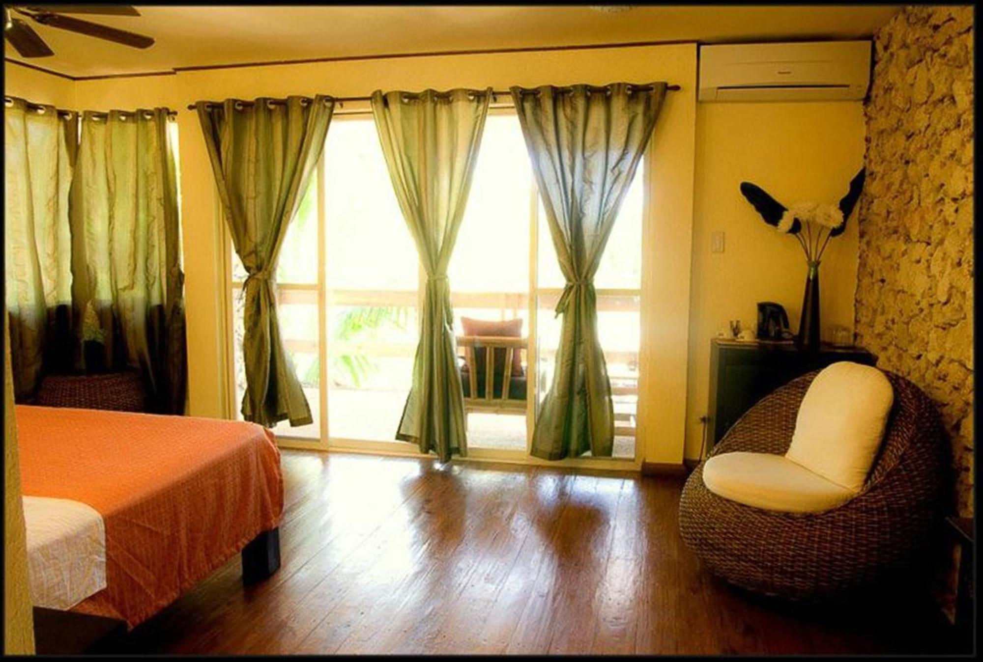 แองเจลินา บีช รีสอร์ต แอนด์ อิตาเลียน เรสเทอรองต์ มาลาปาสกัว Hotel เกาะมาลาปัสกัว ภายนอก รูปภาพ