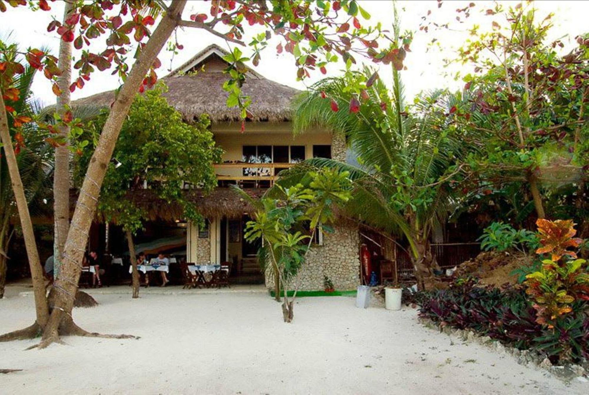 แองเจลินา บีช รีสอร์ต แอนด์ อิตาเลียน เรสเทอรองต์ มาลาปาสกัว Hotel เกาะมาลาปัสกัว ภายนอก รูปภาพ