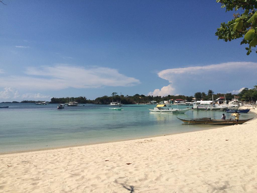 แองเจลินา บีช รีสอร์ต แอนด์ อิตาเลียน เรสเทอรองต์ มาลาปาสกัว Hotel เกาะมาลาปัสกัว ภายนอก รูปภาพ