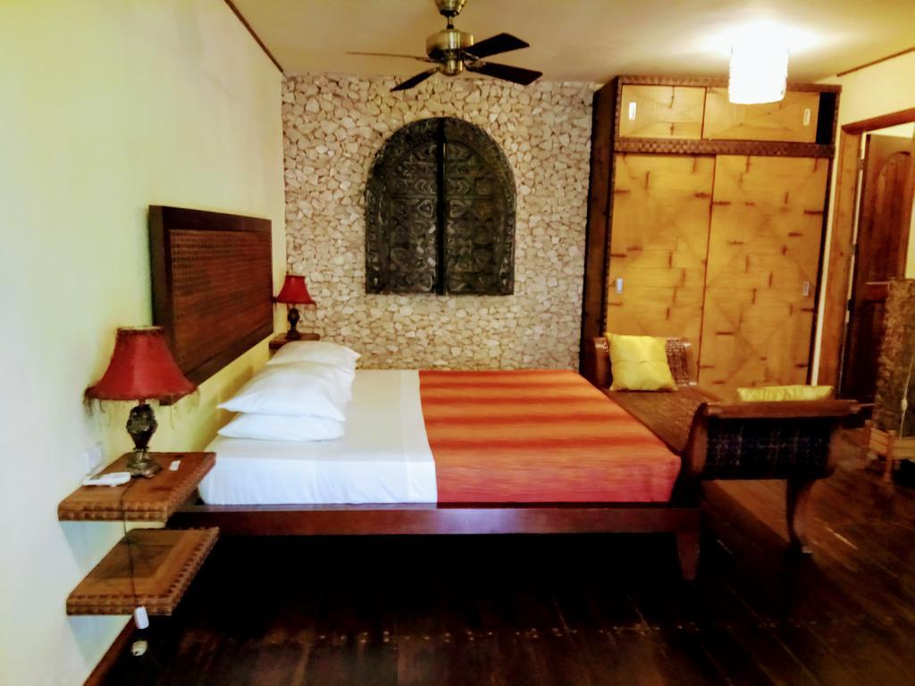 แองเจลินา บีช รีสอร์ต แอนด์ อิตาเลียน เรสเทอรองต์ มาลาปาสกัว Hotel เกาะมาลาปัสกัว ภายนอก รูปภาพ