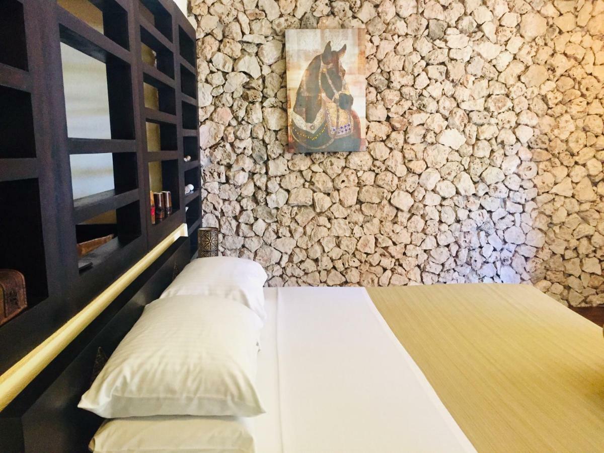 แองเจลินา บีช รีสอร์ต แอนด์ อิตาเลียน เรสเทอรองต์ มาลาปาสกัว Hotel เกาะมาลาปัสกัว ภายนอก รูปภาพ